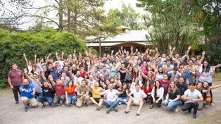 Tecos cuenta con más de 160 asociados y bases operativas en ciudades como Buenos Aires, Rosario, Concepción del Uruguay, Medellín (Colombia), Barcelona (España) y oficinas comerciales en Estados Unidos.