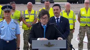 Milei presentó los aviones de combate F16: Un símbolo de la Argentina que estamos construyendo