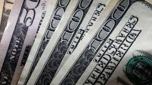 El dólar blue registró una significativa caída este miércoles.