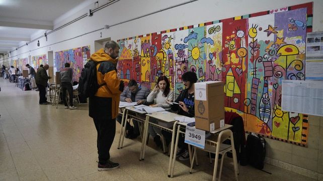 En el Normal 3 la votación marcha a buen ritmo desde temprano.