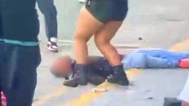 Brutal ataque en Batán: murió un hombre tras recibir una patada en la cabeza.