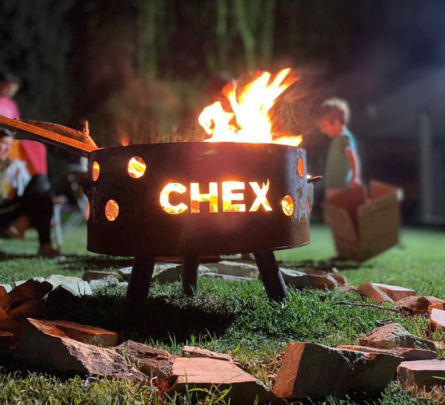 El fogonero, el nuevo elemento estrella para cocinar carnes asadas