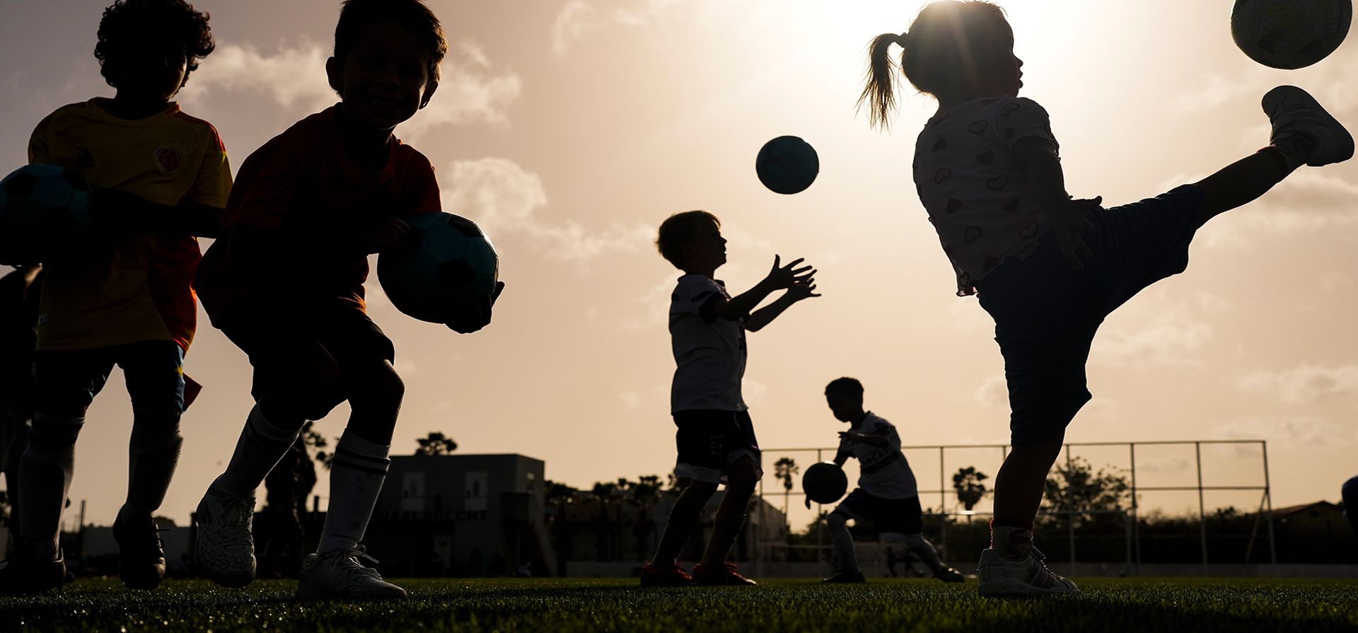 Niños entrenan en la academia de fútbol C-Stars United en Willemstad, Curazao, el viernes 15 de mayo de 2026. (Foto AP/Matias Delacroix) Niños entrenan en la academia de fútbol C-Stars United en Willemstad, Curazao, el viernes 15 de mayo de 2026. (Foto AP/Matias Delacroix)