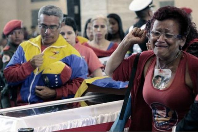 Cerraron la capilla ardiente y preparan el traslado de Hugo Chávez