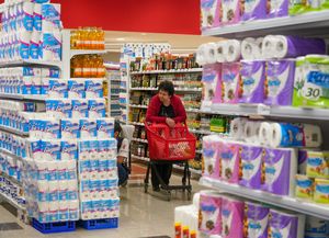 Endeudadas y pluriempleadas: la crisis económica se ensaña con las mujeres santafesinas