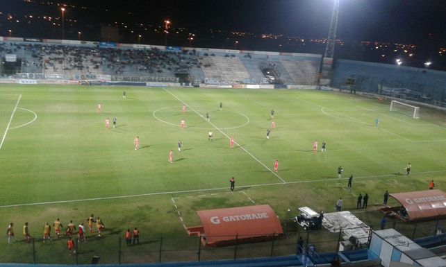 Atlético Paraná no pudo con el Lobo en Jujuy