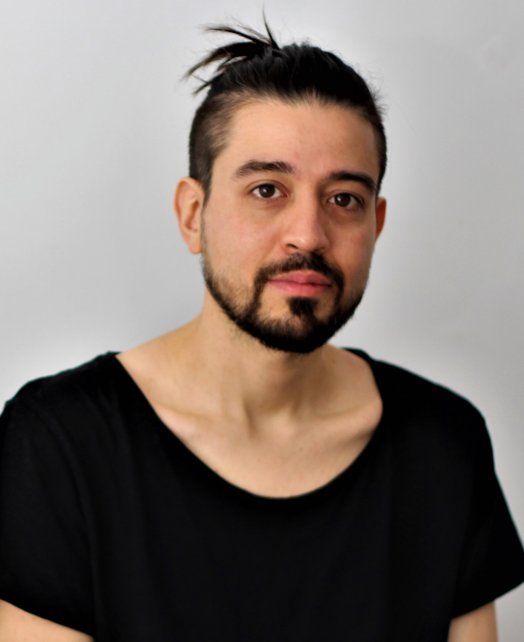 Sebastián Villar Rojas: "En la era de la física cuántica, tenemos que replantearnos qué significa “copresencia en un mismo espacio y tiempo”, ya que aquí también hay un espacio compartido para todas las almas que viajan juntas a través del relato, en tiempo real".