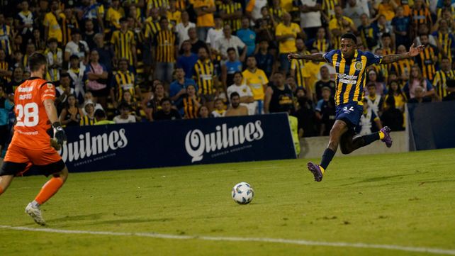 Abel Hernández generó muchas expectativas, pero cuando quiso arrancar sufrió una lesión importante.