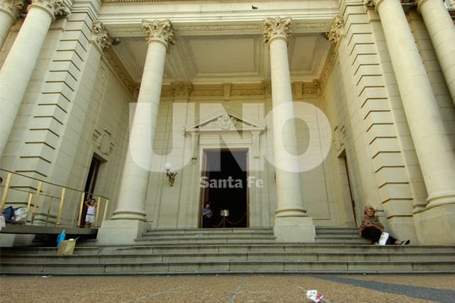 Henn y los bloques legislativos del Senado se reúnen con el fiscal general de la provincia