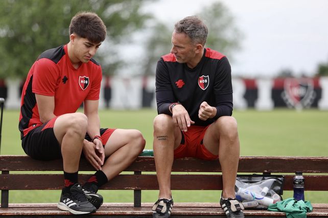 Valentino Acuña regresó del Mundial sub-20 de Chile y Lucas Bernardi le dio toda la confianza.