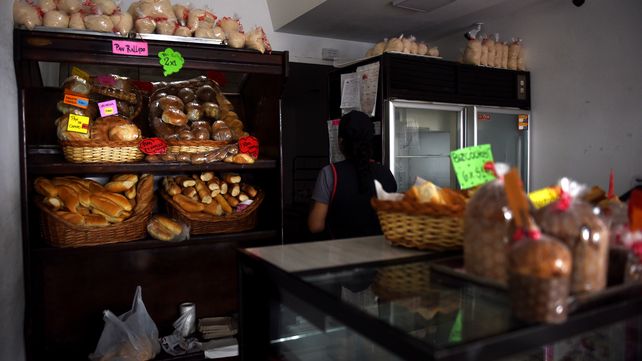 El corte de luz ya lleva 18 horas y volvieron los generadores a la peatonal