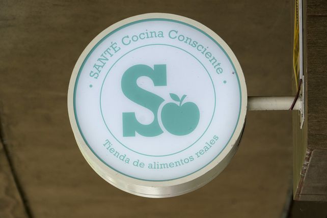 Antonela se capacitó con profesionales para hacer el plan de negocios y desarrollar las franquicias.