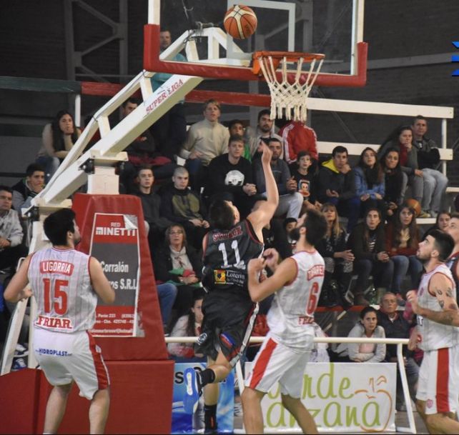 Firmat FC sorprendió en San Jorge y quedó a un paso de la final