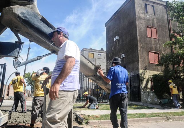 Las Flores: adaptar la red de gas, tarea cumplida para los vecinos