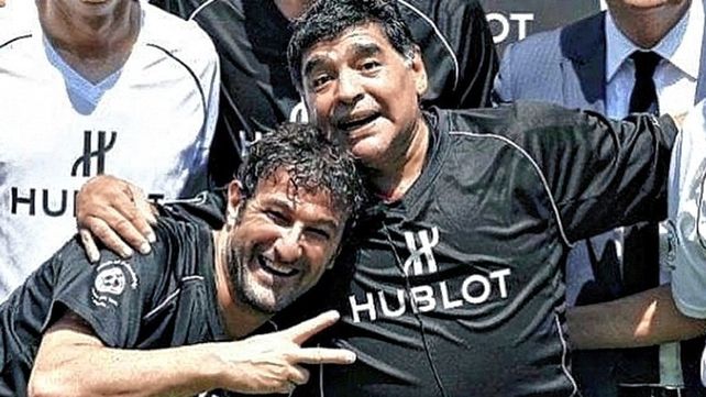 Ciro Ferrara hizo un emotivo posteo en homenaje al primer aniversario del fallecimiento de Diego Armando Maradona.&nbsp;