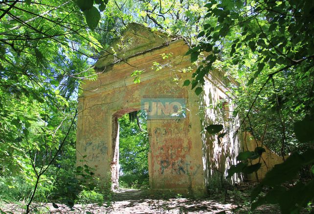 Restos de la casona embrujada de Tezanos Pinto.  Foto UNO/Juan Ignacio Pereira