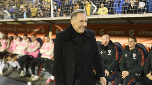 Miguel Russo en su último partido como DT ante River.