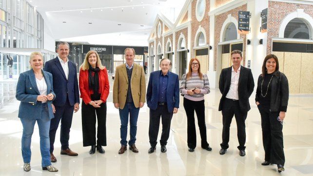 Bordet y Bahl recorrieron el nuevo shopping y destacaron la creación de empleo