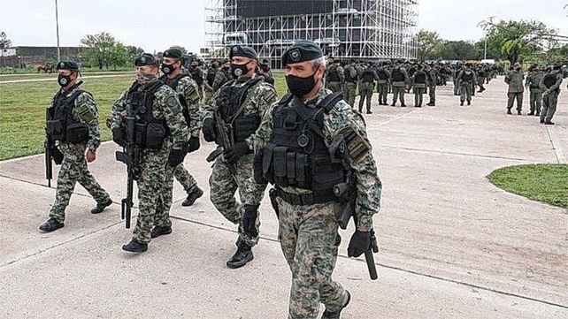 La promesa fue cumplida a medias: llegaron 200 gendarmes a Rosario