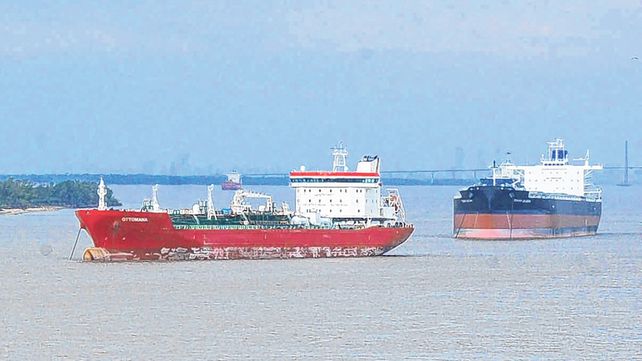 Todas las actividades económicas vinculadas al río Paraná se ven perjudicadas por la extraordinaria bajante y el comportamiento climático.