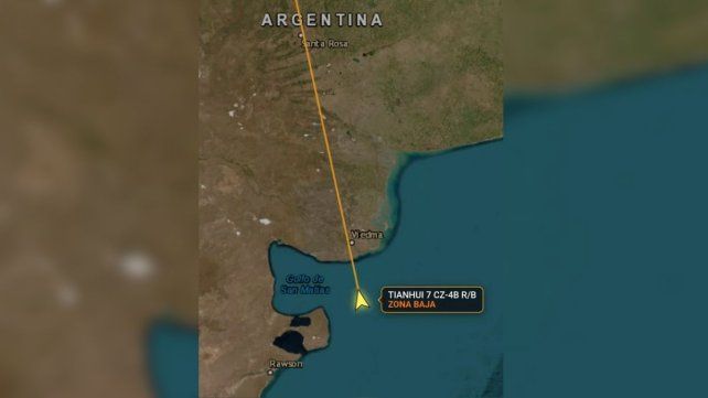 Lluvia de fuego en Río Negro: restos de un cohete chino cruzaron el cielo patagónico