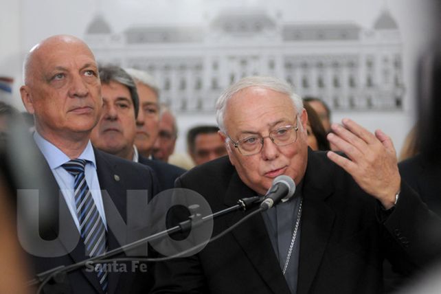 Los santafesinos necesitamos convivir en paz, por eso apelamos al diálogo