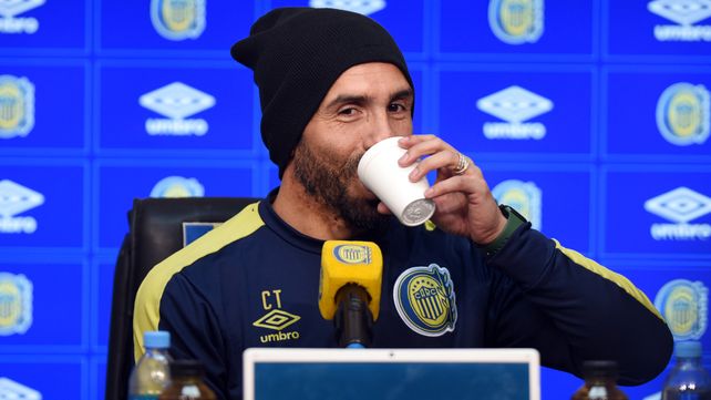 Tevez tendrá su primera experiencia como DT en un clásico, nada menos que en un Central-Newell