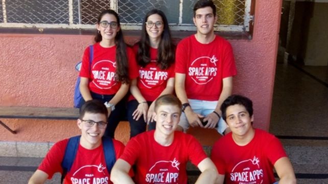 Felices. Los jóvenes regresaron a Rosario y contaron detalles de la experiencia que compartieron con científicos de renombre.