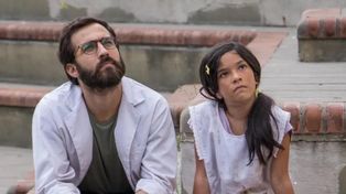 Nicolás Francella y Lola Carelli como Francisco y Sofía, maestro y alumna.