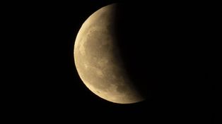 El progreso del eclipse lunar como se apreciará el próximo 17 de septiembre.&nbsp;