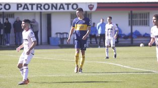 Luis Vázquez con la 9 de Boca en la reserva.&nbsp;
