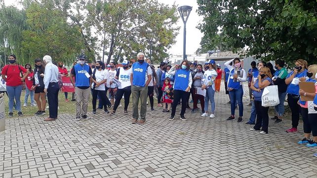 Vacunación contra el coronavirus en los barrios. Comenzó el operativo para llegar con las vacunas a todos los adultos mayores que aún no fueron vacunados.&nbsp;