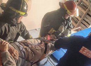 Un obrero cayó del 3° piso de un edificio en bulevar Pellegrini y Urquiza