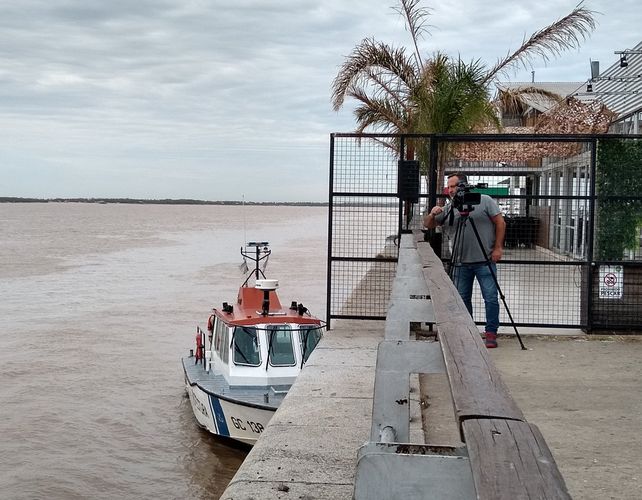 Prefectura Naval Argentina inició rastrillajes en el río Paraná.