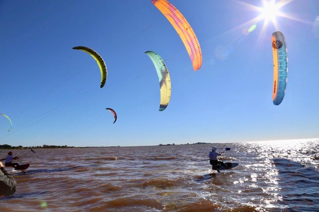 El tucumano Santi Cisneros pasó por Santa Fe, aprovechó el viento y voló