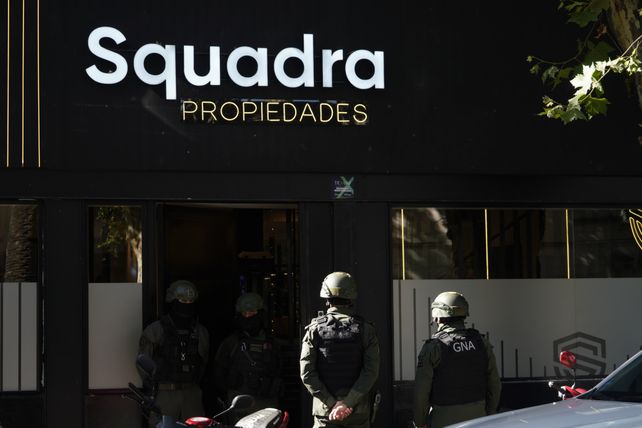 Lavado de dinero: Gendarmería allanó una inmobiliaria de Oroño y el río