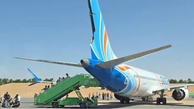 El momento del aterrizaje del avión de FlyDubai en Arabia Saudita