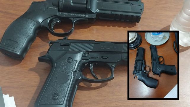 Tensión en la escuela Avellaneda: secuestraron dos réplicas de armas de fuego a dos alumnos Tensión en la escuela Avellaneda: secuestraron dos réplicas de armas de fuego a dos alumnos