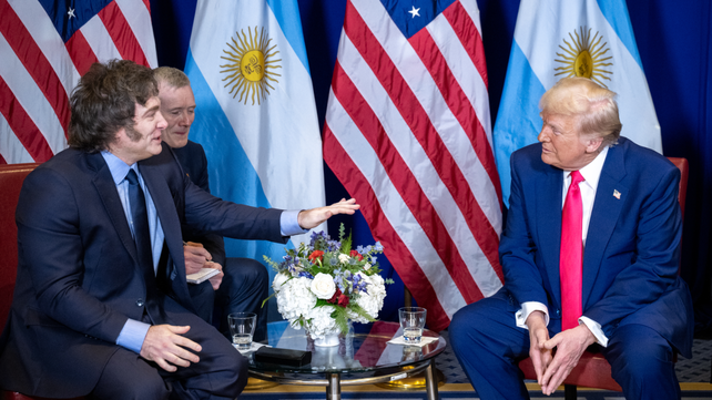 Javier Milei profundiza su relación con Donald Trump con la firma de un acuerdo comercial.