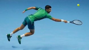 Nole, de 36 años, mejoró su propia marca como jugador de mayor edad en finalizar un año como número 1, algo que había logrado establecer hace dos temporadas con 34.