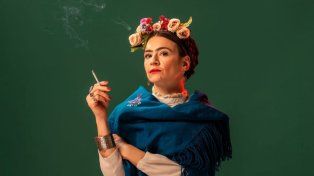 Laura Azcurra interpreta a Frida Kahlo