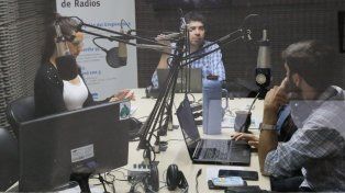 Radio, periodismo y compromiso: vuelve Cara y Ceca por las radios de la UNER