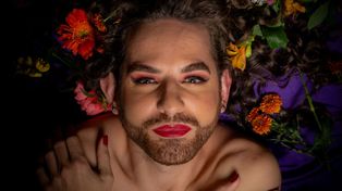 Ferni, cantante y activista trans no binaria, se presentará en Rosario este viernes 20 de junio con su folklore disidente y contemporáneo