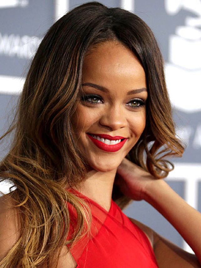 Rihanna suma al club de las botineras
