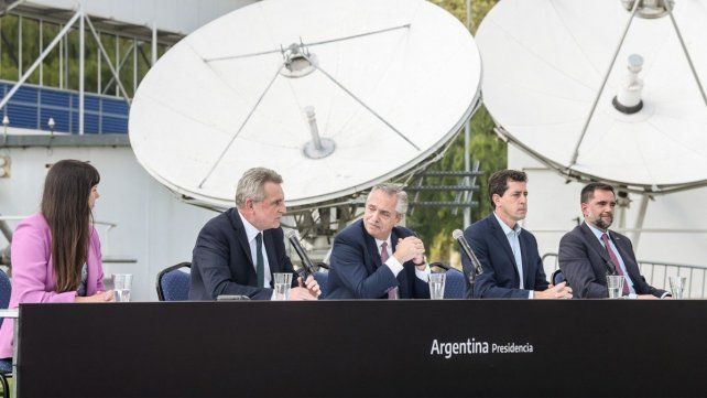 Alberto Fernández presentó plan de internet para 377 pueblos