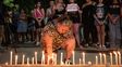Velas y oraciones para recordar a Ian, el alumno asesinado en San Cristóbal Velas y oraciones para recordar a Ian, el alumno asesinado en San Cristóbal