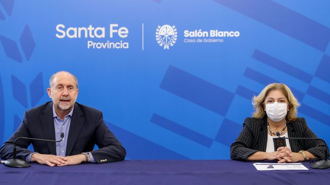 El gobernador Omar Perotti junto a la ministra Sonia Martorano