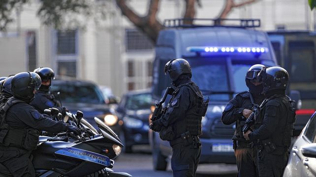 Trasladaron a Tribunales a los detenidos por el atentado a Cristina