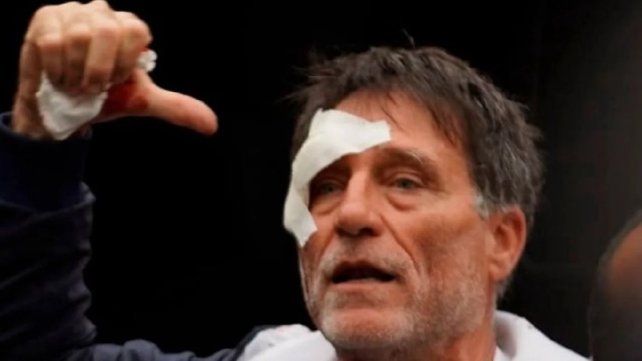 El Padre Paco Olveira fue agredido por la policía.&nbsp;