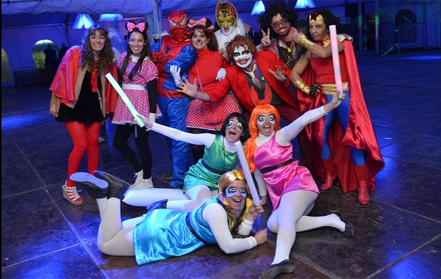 Jóvenes de todo el país llegaron a Paraná para la 15º edición de la fiesta de disfraces.